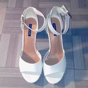 Parker & Sky White Heels Size 9
